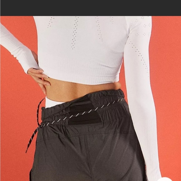 Free People Good Karma Crop Long Sleeve Layer Top In White Size-M/L NWOT - Picture 6 of 16